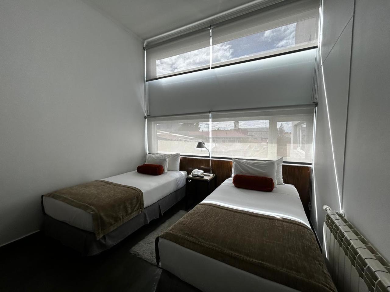 Natalino Hotel Patagonia ปวยร์โตนาตาเลส ภายนอก รูปภาพ