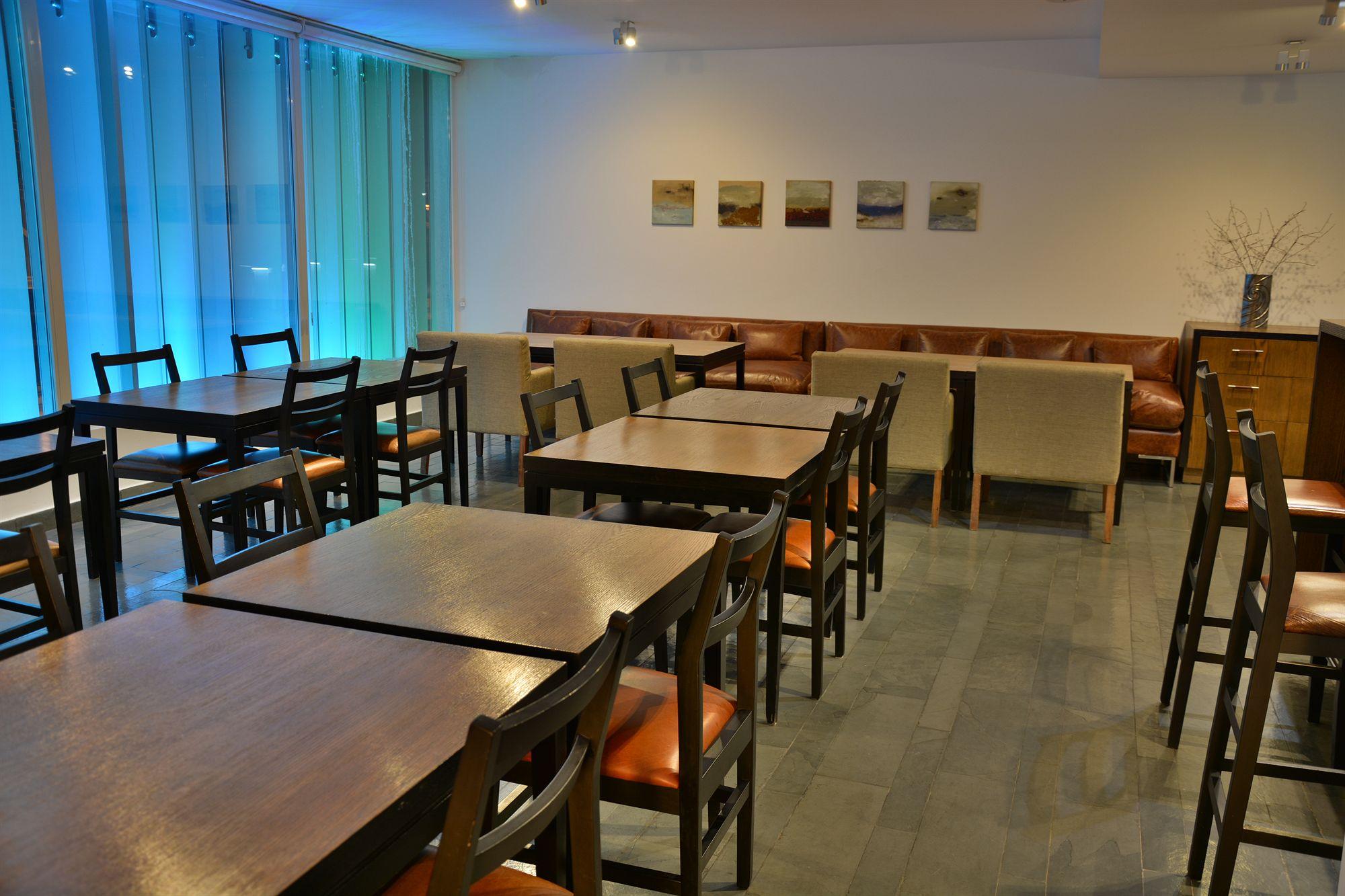 Natalino Hotel Patagonia ปวยร์โตนาตาเลส ภายนอก รูปภาพ